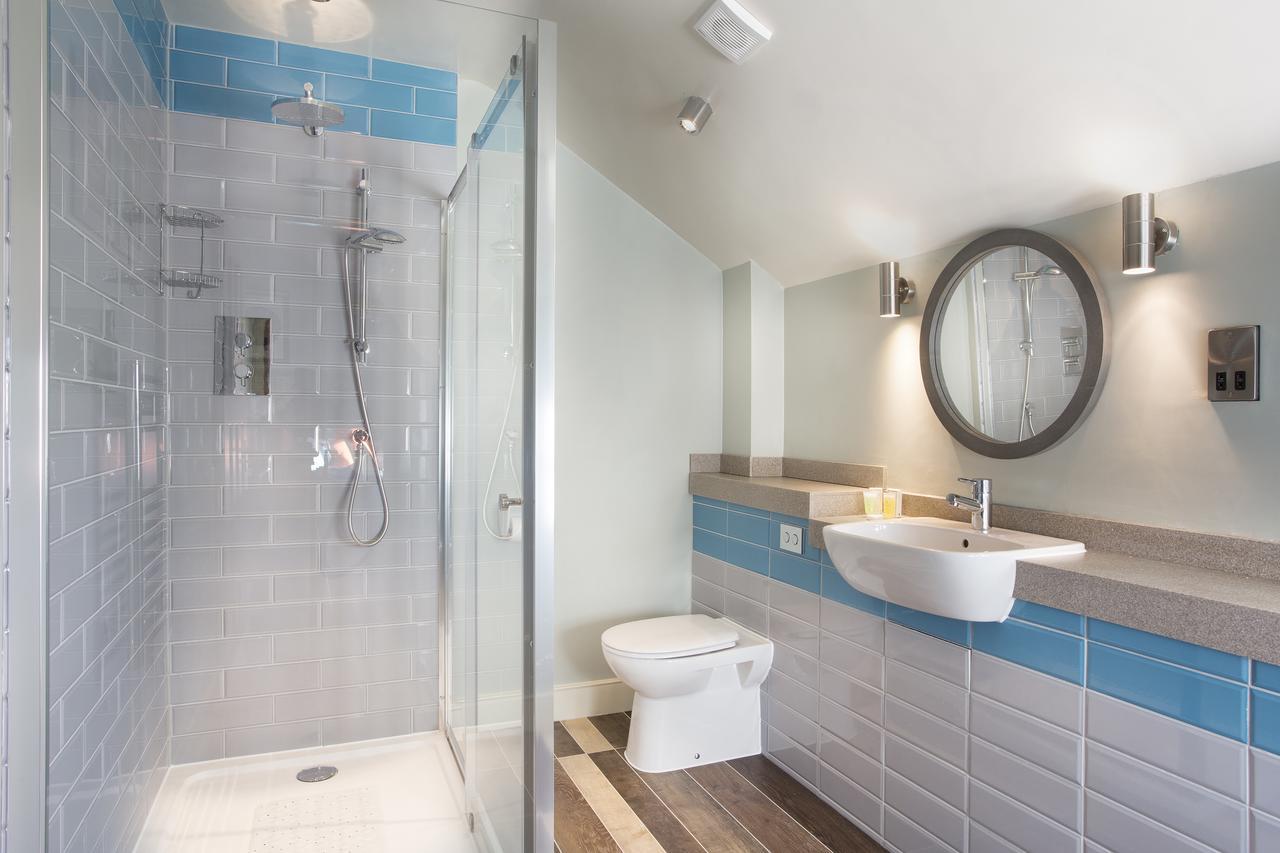 The Ostrich Colnbrook London Heathrow 4*