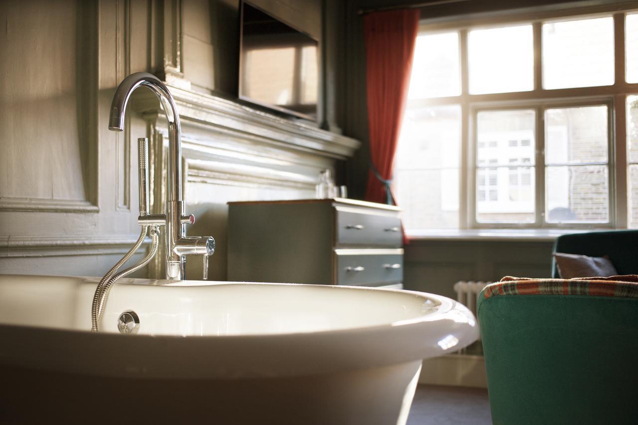 Gasthof The Ostrich Colnbrook London Heathrow 4*